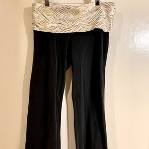 Pink Victoria’s Secret yoga pants